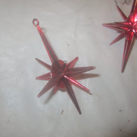 VTG PAIR OF PLASTIC ATOMIC STAR ORNAMENTS RED - Picture 3 of 3